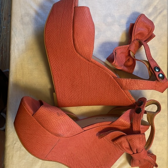 Womesn’s High Heel Platform - Picture 2 of 3